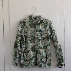 Patagonia wind breaker XS